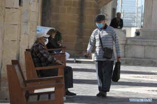 Μάλτα: H πρώτη χώρα της ΕΕ που απαγορεύει την είσοδο σε ανεμβολίαστους