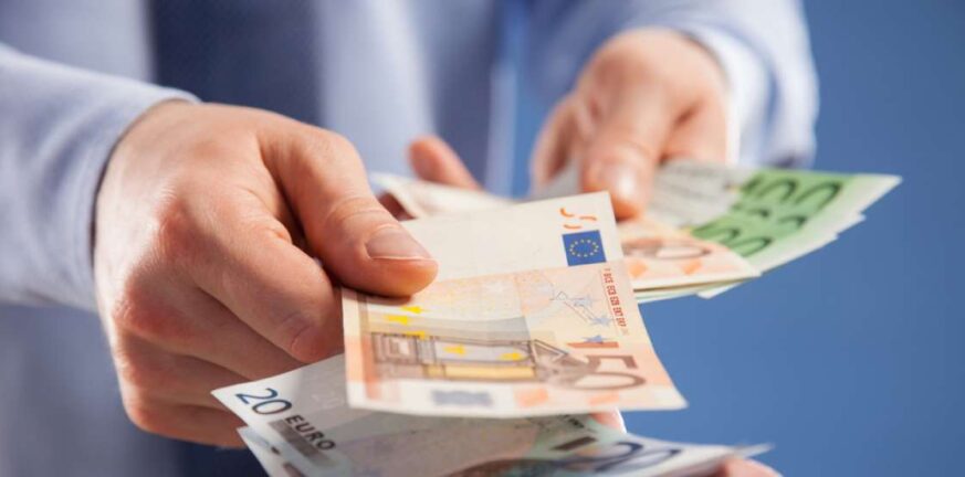 Κατώτατος μισθός: Ποιοι εργαζόμενοι θα δούν αύξηση έως και 195 ευρώ το μήνα