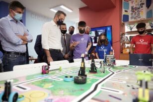 Επίσκεψη Μητσοτάκη στο Xanthi TechLab - Μαθητές και φοιητές του Εργαστηρίου παρουσίασαν το ρομπότ που έχουν κατασκευάσει