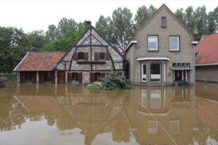 Ολλανδία: Εκκενώνουν πόλεις μετά τις πλημμύρες