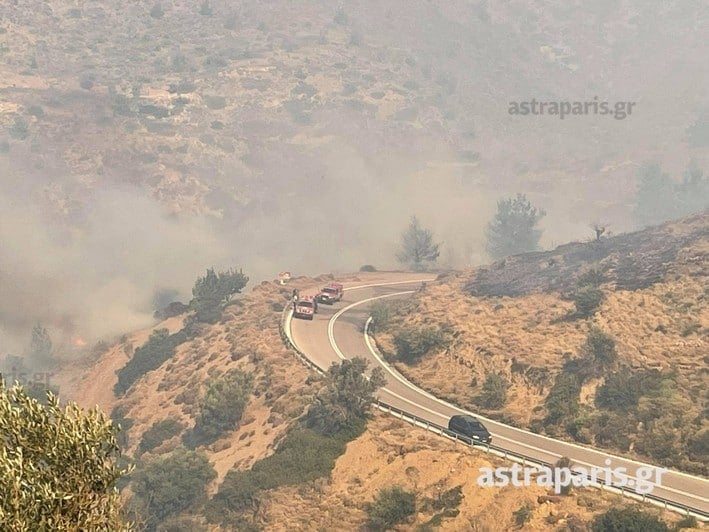Χίος: Στις αυλές των σπιτιών η φωτιά, εκκενώνονται δύο χωριά ΒΙΝΤΕΟ