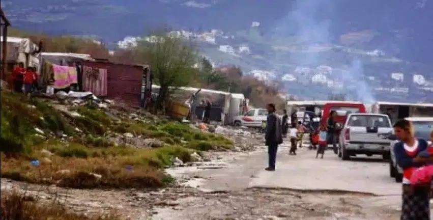 Πάτρα: Έφοδος και συλλήψεις στον καταυλισμό των ρομά στον Ριγανόκαμπο