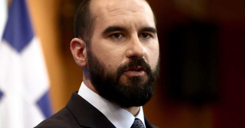 Τζανακόπουλος: «Η κυβέρνηση έχει προαναγγείλει τουλάχιστον 5 φορές το τέλος της πανδημίας»