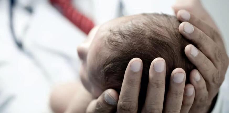 Ζάκυνθος: Αεροδιακομιδή παιδιού 22 μηνών με κρανιοεγκεφαλικές κακώσεις - Έπεσε από τις σκάλες του σπιτιού του