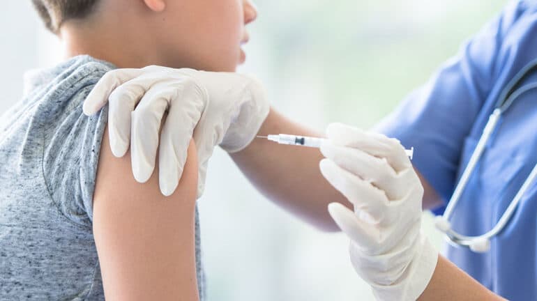 Παγώνη: Γιατί πρέπει να εμβολιαστούν άμεσα τα παιδιά άνω των 12 ετών