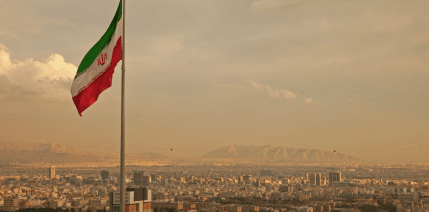 Το Ιράν ξεκίνησε γυμνάσια κοντά στα στρατηγικής σημασίας Στενά του Ορμούζ