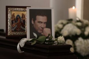 Τόλης Βοσκόπουλος: Το τελευταίο αντίο σε έναν σπουδαίο τραγουδιστή ΦΩΤΟ-ΒΙΝΤΕΟ