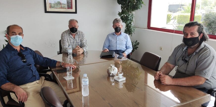 Αίγιο: Συνάντηση Εμπορικού Συλλόγου με Παναιγιάλειο Ένωση Συνεταιρισμών για το σταφιδικό ζήτημα