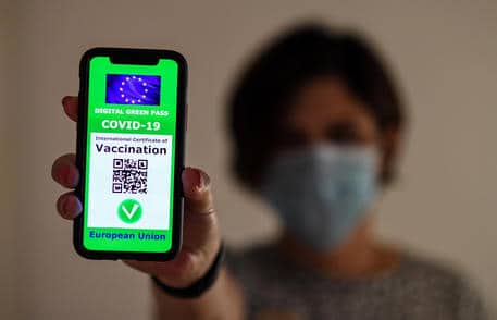Πιστοποιητικό εμβολιασμού: Επίσημα η Κομισιόν - Πρόταση για παράταση της ισχύος