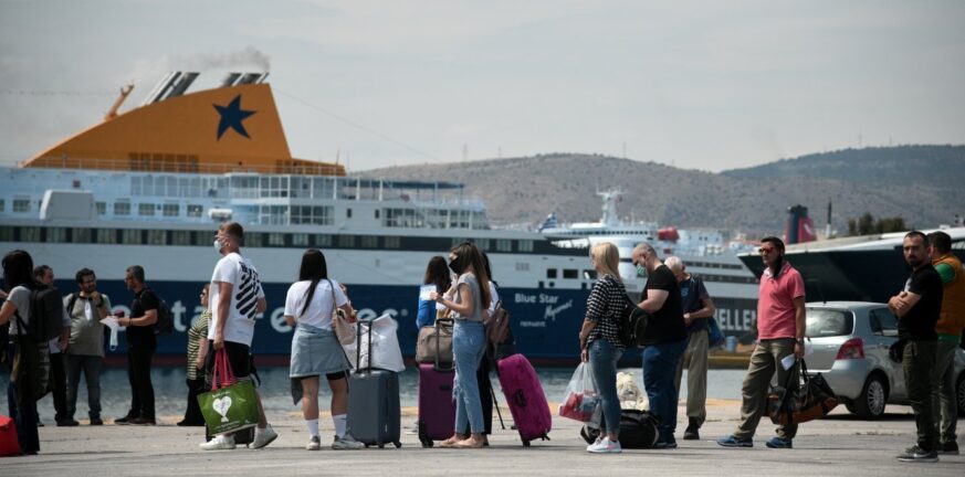 Τουρισμός: Άλμα 235,6% στις ταξιδιωτικές εισπράξεις τον Ιούλιο