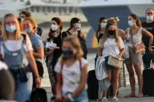 Ψήφος εμπιστοσύνης στο "ελληνικό καλοκαίρι" από Έλληνες και ξένους επισκέπτες