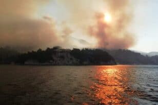 Φωτιά στη Σάμο: Σε κατάσταση έκτακτης ανάγκης ζητούν να κηρυχθεί το νησί