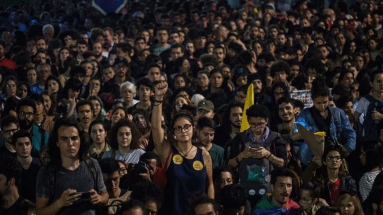 Βραζιλία: Θέλουν να διώξουν τον Μπολσονάρου οι διαδηλωτές