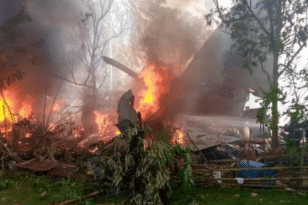 Φιλιππίνες: Επεσε στρατιωτικό αεροπλάνο με 85 επιβαίνοντες ΦΩΤΟΓΡΑΦΙΕΣ