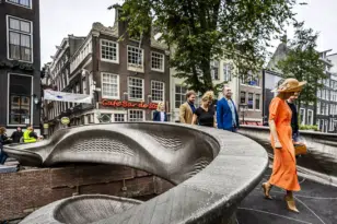 Άμστερνταμ: Η πρώτη ατσάλινη γέφυρα από τρισδιάστατο εκτυπωτή