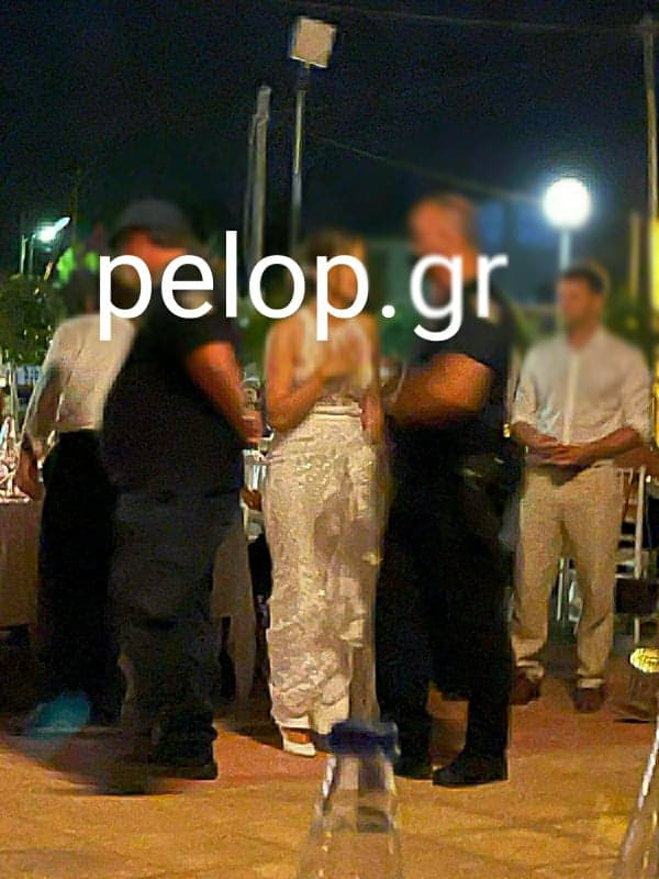 Πάτρα: Φωτογραφία - ντοκουμέντο από την "εισβολή" αστυνομικών σε γαμήλιο γλέντι