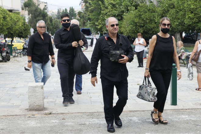 Τόλης Βοσκόπουλος: «Αθάνατος» φώναζε ο κόσμος στο τελευταίο αντίο ΦΩΤΟ - ΒΙΝΤΕΟ