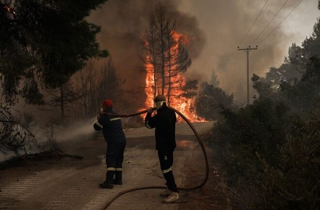 Πυρκαγιές - Γορτυνία: Τεράστια μάχη με τις αναζωπυρώσεις Πυρκαγιές