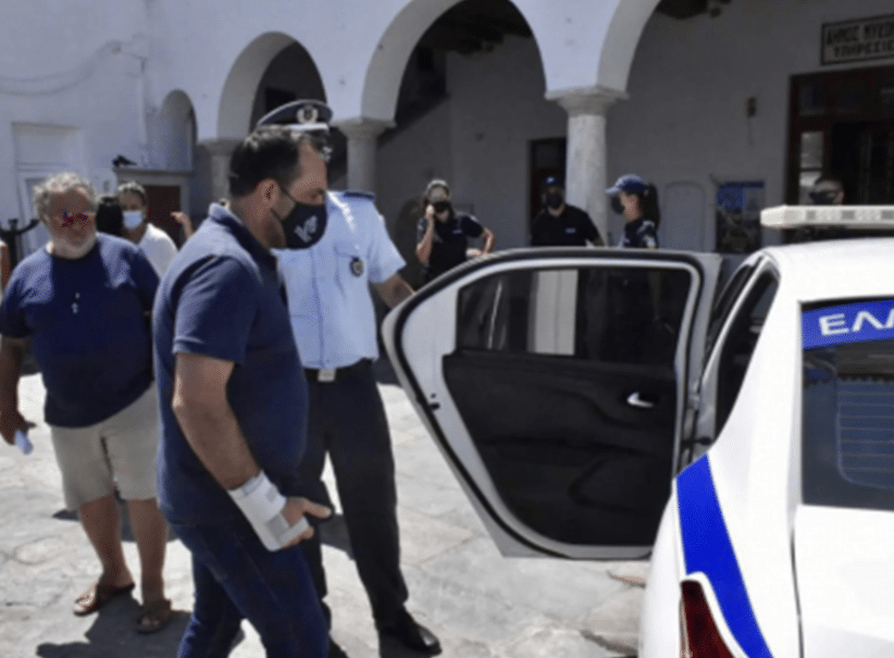 Στο αυτόφωρο οδηγείται ο δήμαρχος Μυκόνου Κωνσταντίνος Κούκας