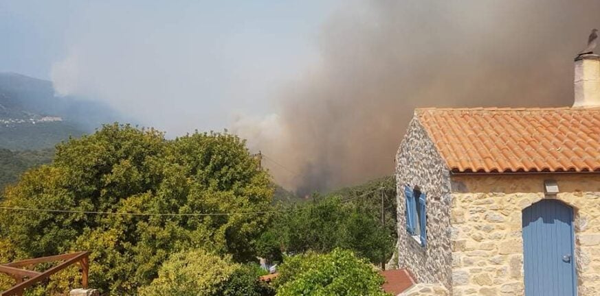 Φωτιά στη Μάνη: Αποφασίστηκε εκκένωση του Γυθείου