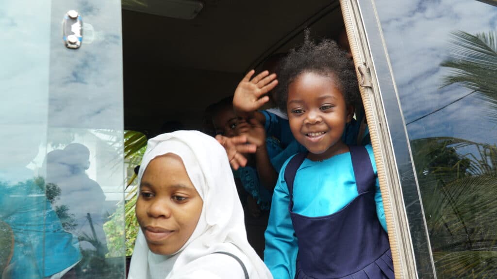 Hλίας Νικολάου: Ο Πατρινός "φύλακας άγγελος" των παιδιών μιλάει στο pelop.gr για το ταξίδι στην Τανζανία ΦΩΤΟ