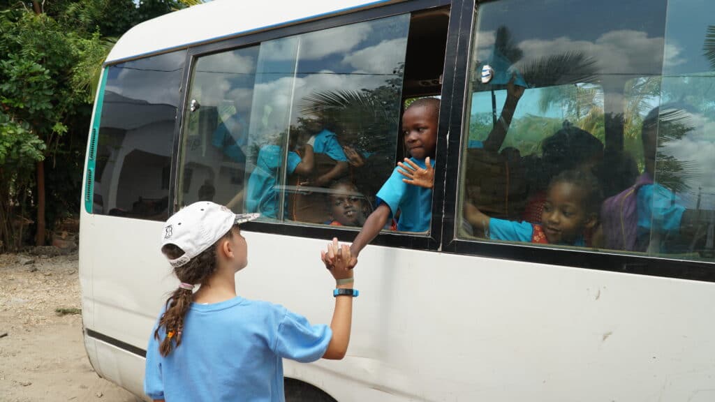 Hλίας Νικολάου: Ο Πατρινός "φύλακας άγγελος" των παιδιών μιλάει στο pelop.gr για το ταξίδι στην Τανζανία ΦΩΤΟ