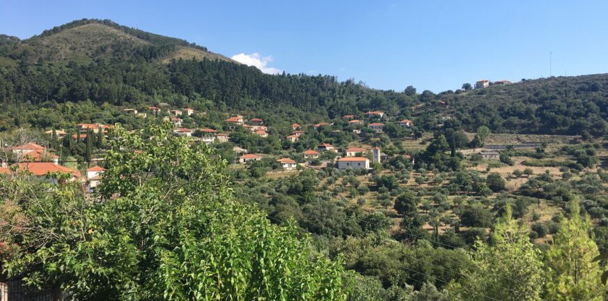 Το χωριό της Πελοποννήσου με τα περισσότερα αιωνόβια δέντρα της Ελληνικής Επανάστασης