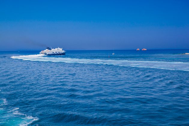 Σύλληψη πλοιάρχου του «Sifnos Jet» - Είχαν 138 επιπλέον επιβάτες Σύλληψη πλοιάρχου του «Sifnos Jet» - Είχαν 138 επιπλέον επιβάτες