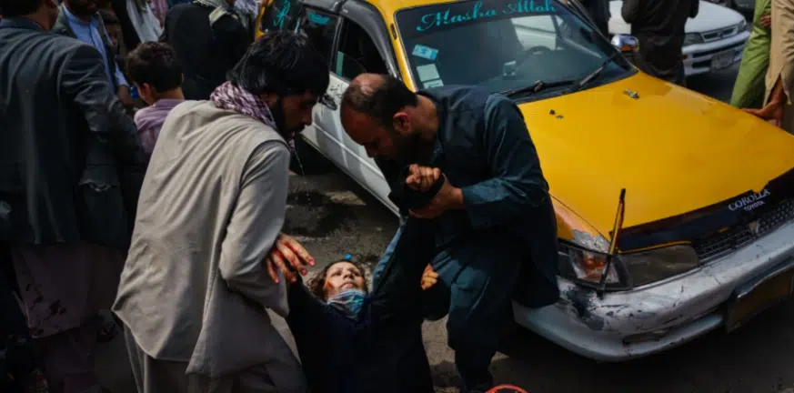 Αφγανιστάν: Πυροβολούν και ξυλοκοπούν γυναίκες και μικρά παιδιά