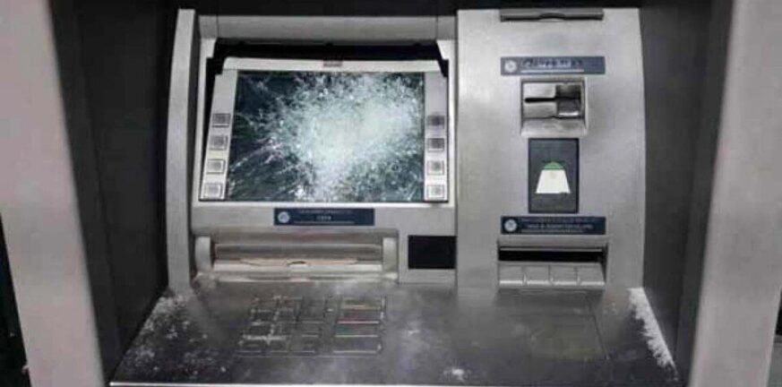 Πάτρα: Έσπασαν ΑΤΜ τραπεζών - Ουρές συναλλασσόμενων στα γκισέ