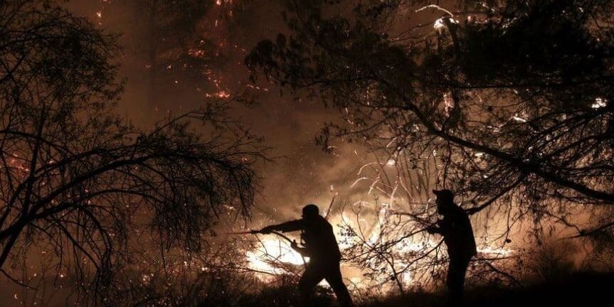 Φωτιά στη Μεσσηνία: Μαίνεται η πυρκαγιά στην περιοχή Βασιλίτσι – Ζημιές σε σπίτια και καλλιέργειες