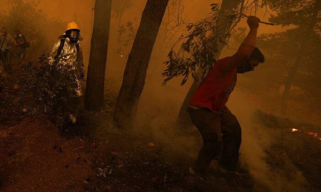 Φωτιά - Εύβοια: Μάχη με τις αναζωπυρώσεις - Ανθρώπινη αλυσίδα ανάσχεσης των πύρινων μετώπων - Vimarsana News