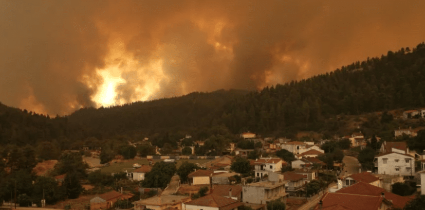 Φωτιά στην Εύβοια: Οι φλόγες μπαίνουν στις Γούβες -Δεύτερο μέτωπο πάει προς Αιδηψό