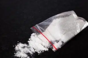 Ηλεία: Κυκλοφορούσε και κουβαλούσε κοκαΐνη