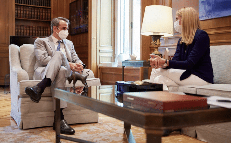 Συνάντηση Πρωθυπουργού με την αντιπρόεδρο του Ευρωκοινοβουλίου: "Κάνουμε το καθήκον μας, προστατεύοντας τα σύνορα της Ελλάδας"