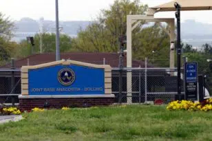 ΗΠΑ: Συναγερμός σε στρατιωτική βάση στην Ουάσινγκτον λόγω πιθανής παρουσίας ενόπλου