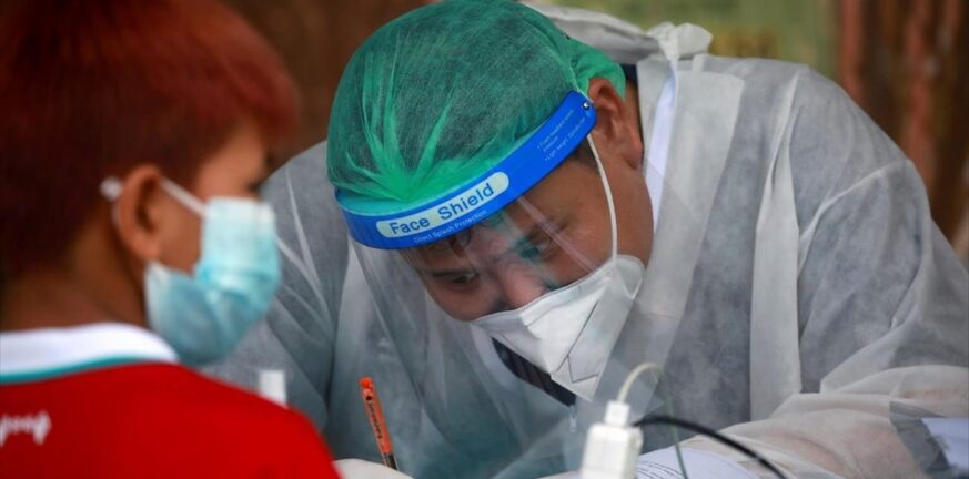 Ταϊλάνδη: Αρχισαν κλινικές δοκιμές για εμβόλια που χορηγούνται μέσω ρινικού σπρέι