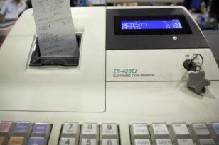 Ηλεκτρονικές αποδείξεις: Ποιες φέρνουν έκπτωση φόρου έως 2.000 ευρώ - Ποιες μετρούν διπλά