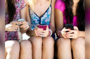 Sexting και εφηβεία: Ένα εμπιστευτικό μήνυμα με άγνωστους παραλήπτες