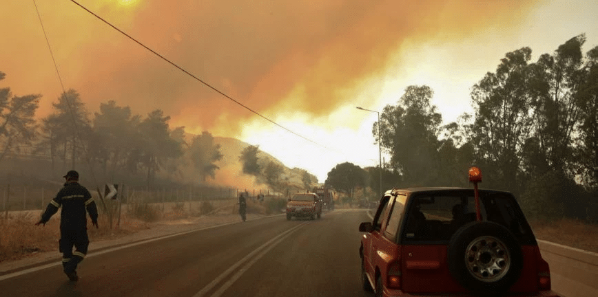 Αναζητείται πιθανός εμπρηστής στην Ηλεία - Δύο προσαγωγές υπόπτων για τις πυρκαγιές σε Κρυονέρι και Φωκίδα