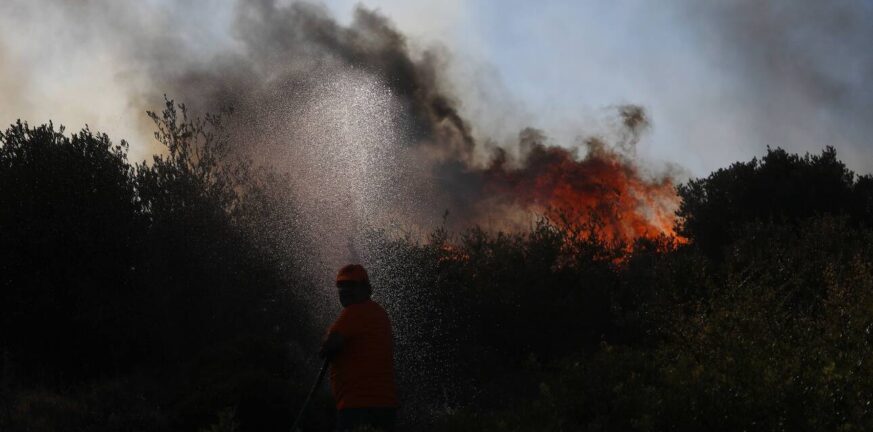 Υψηλός κίνδυνος πυρκαγιάς σε περιοχές της Αχαΐας και της Αιτωλοακαρνανίας