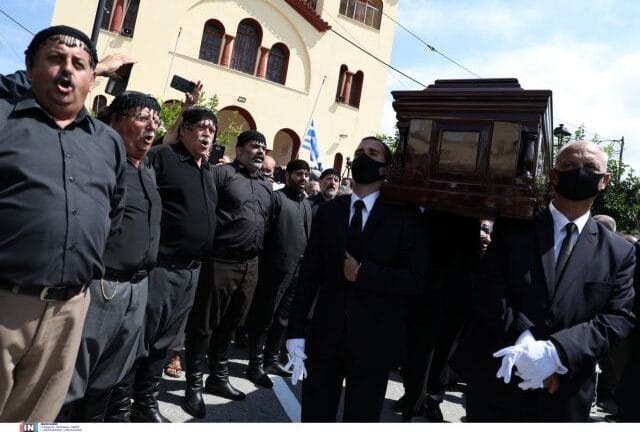 Μίκης Θεοδωράκης: Όλη η Κρήτη έγινε μια φωνή για να υποκλιθεί στο μεγαλείο του μουσικοσυνθέτη - ΦΩΤΟ - ΒΙΝΤΕΟ Μίκης Θεοδωράκης