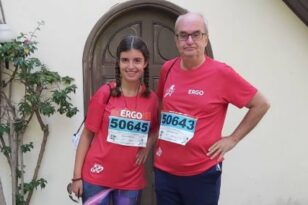 Ο Πέτρος Μαντάς έτρεξε με την κόρη του στο «Run Greece»