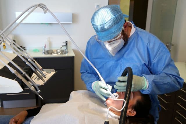 Λύθηκε το μπέρδεμα για την είσοδο σε οδοντιατρεία - Ποιοι πρέπει να κάνουν rapid test