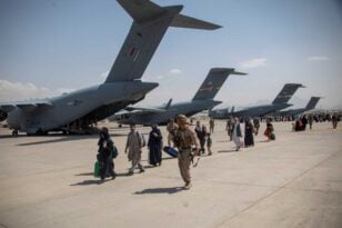 Βρετανοί «στοχοποίησαν» κατά λάθος 250 Αφγανούς διερμηνείς