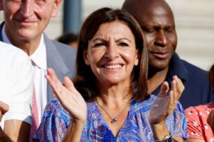 Γαλλία: Η δήμαρχος του Παρισίου ανακοίνωσε την υποψηφιότητα για τη γαλλική προεδρία