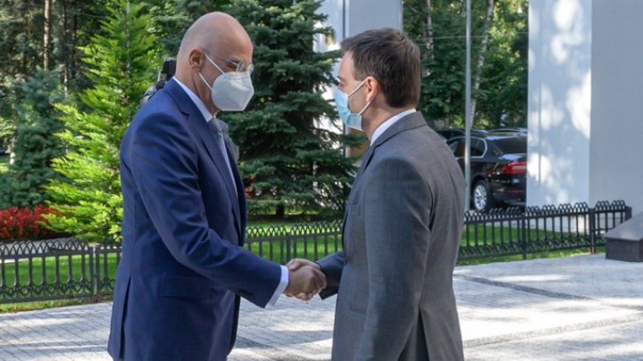 Συνάντηση Δένδια με τον αναπληρωτή πρωθυπουργό και ΥΠΕΞ της Μολδαβίας