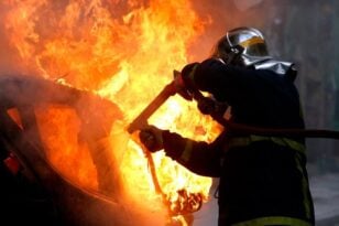 Εμπρησμός η φωτιά σε αυτοκίνητο στην Πάτρα – Τί εντοπίστηκε