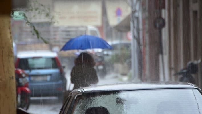 Kαιρός: Τοπικές βροχές και μικρή πτώση θερμοκρασίας