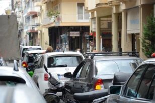 Πάτρα: Η Τροχαία «ξηλώνει» 70 πινακίδες κυκλοφορίας την εβδομάδα - Η αντίδραση των φορτοεκφορτωτών